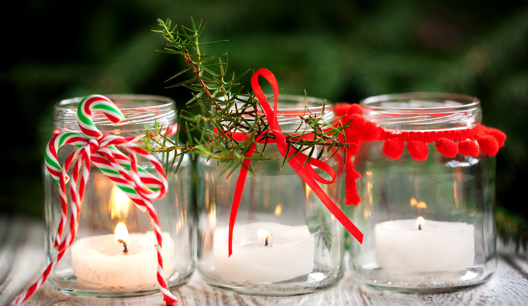 Fabrica adornos navideños con material reciclado que tenemos en casa
